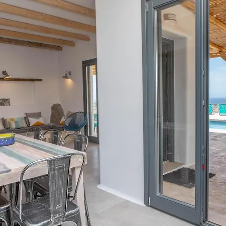 Villa Mikri *