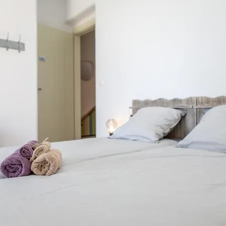 Mikri Mikri Vigla